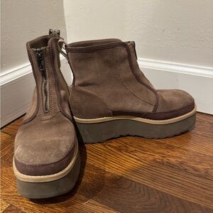 Authentic Ugg, Brown Suede Platform Ankle Boots - Size 7